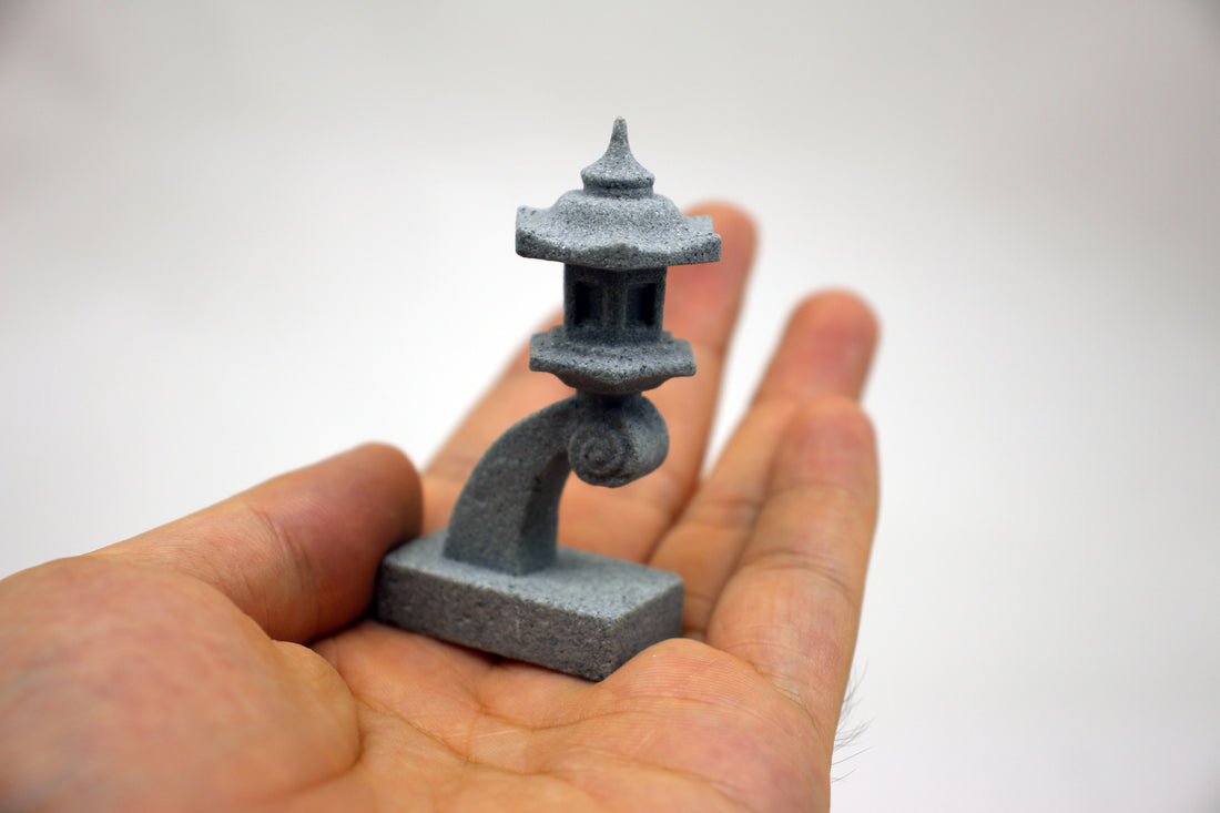 Mini Stone Lantern Tachi-doro